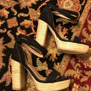 Raye platform sandal 🔥